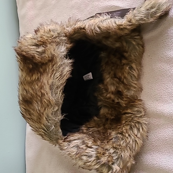 Hat - Picture 3 of 4